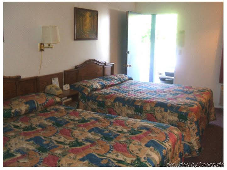 Scottish Inns Motel - Osage Beach Room photo